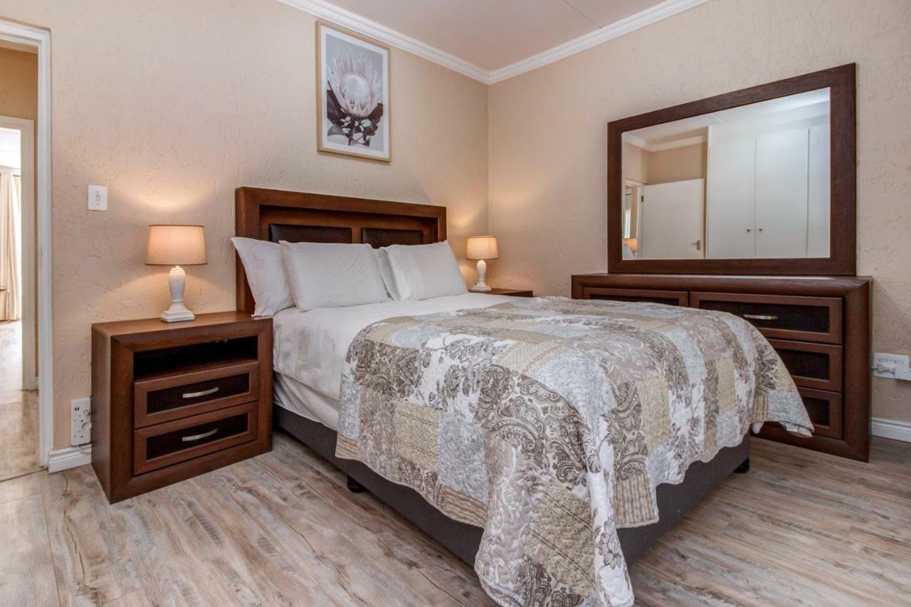 Upmarket Sandton Apartment Johannesburg Buitenkant foto
