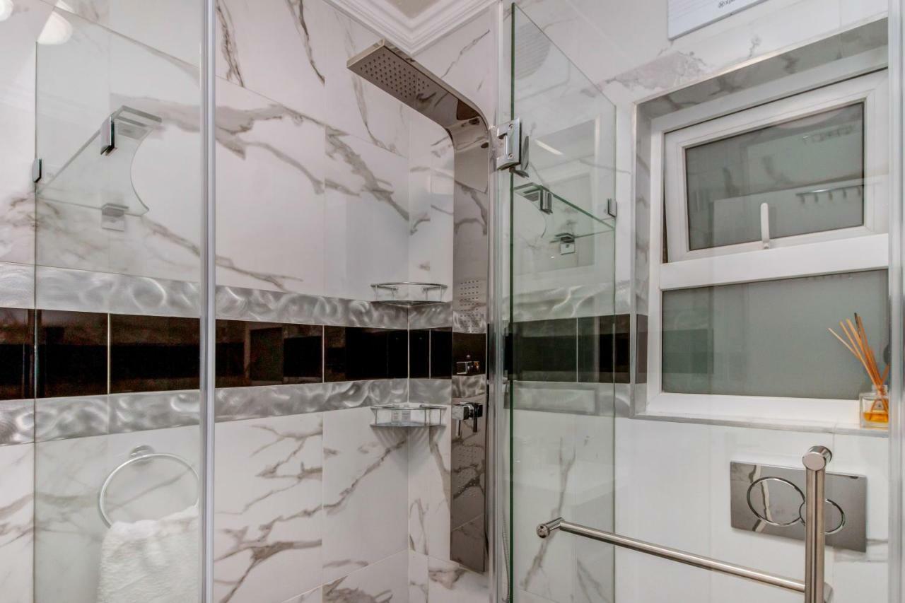 Upmarket Sandton Apartment Johannesburg Buitenkant foto