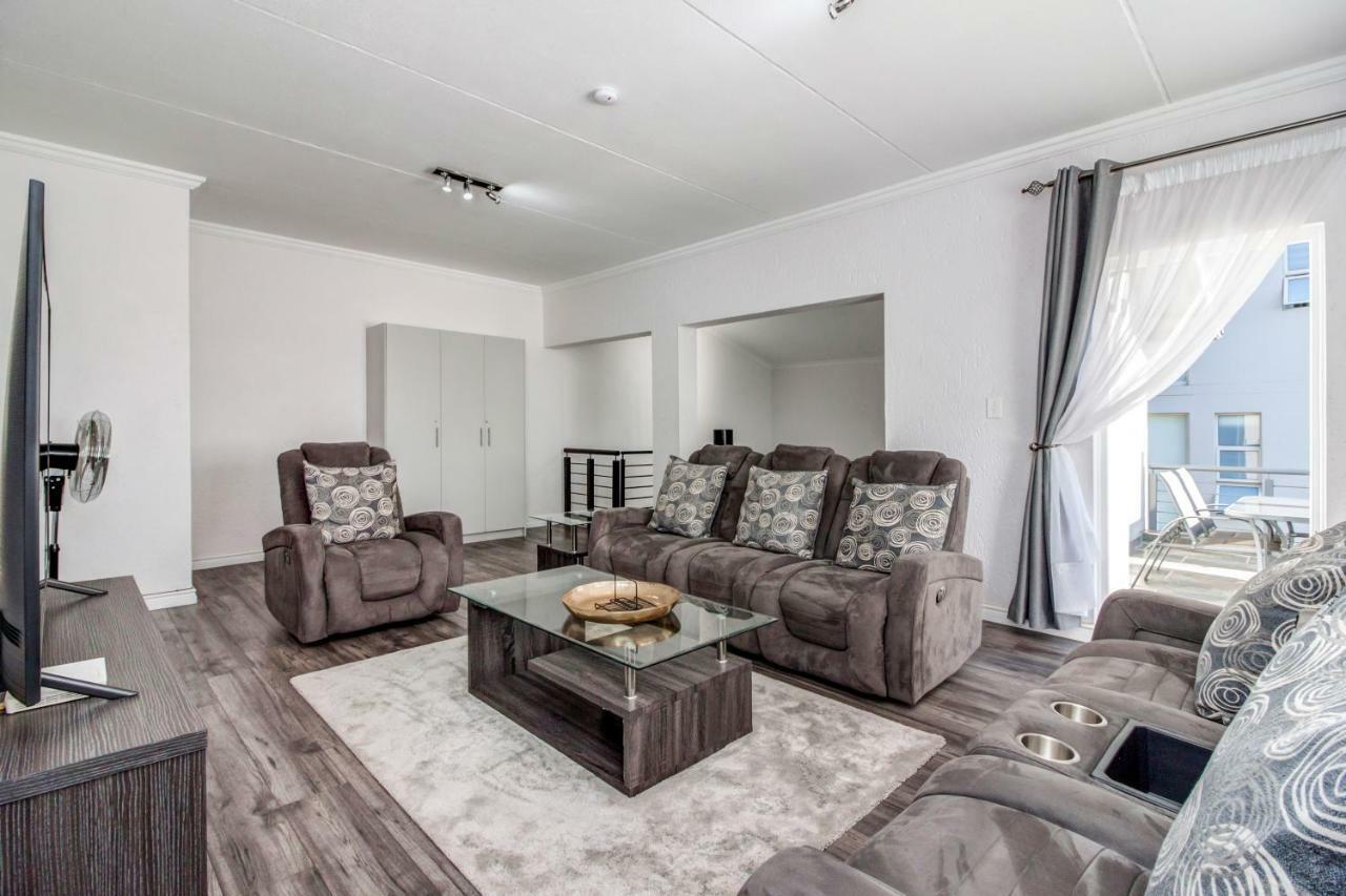 Upmarket Sandton Apartment Johannesburg Buitenkant foto